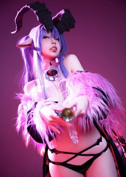 av制服亚洲_手机正片迅雷手机免费观看