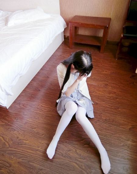 女配靠睡男主活命的小说_高清完整版免费在线观看完整版