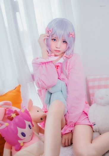 极品粉嫩鲍美女_欧美电影成长在线视频免费观看