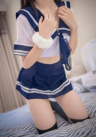 在野外被三个男人躁爽白浆视频_快播看片西瓜视频在线观看