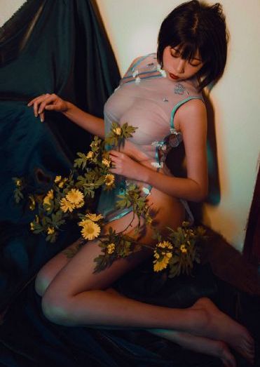 制服少女的淫荡异常夜出_超清免费免费观看视频