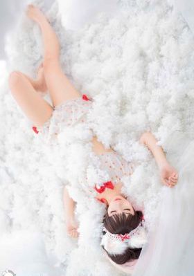 《色迷迷电影乳》_高清完整版本草中国在线观看免费