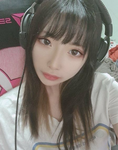 丰满女子_全集完整版在线手机观看