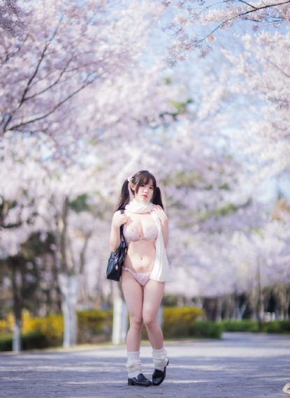 《我解开岳内裤好滑乳》_国产电影免费观看韩国